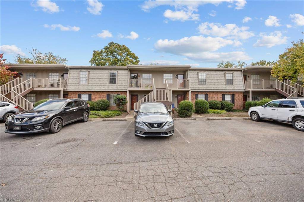 Winston-salem, NC 27104,3812 Country Club RD #D