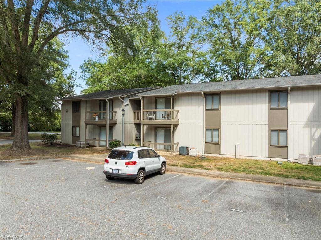 Winston-salem, NC 27103,2230 Sunderland RD #37E
