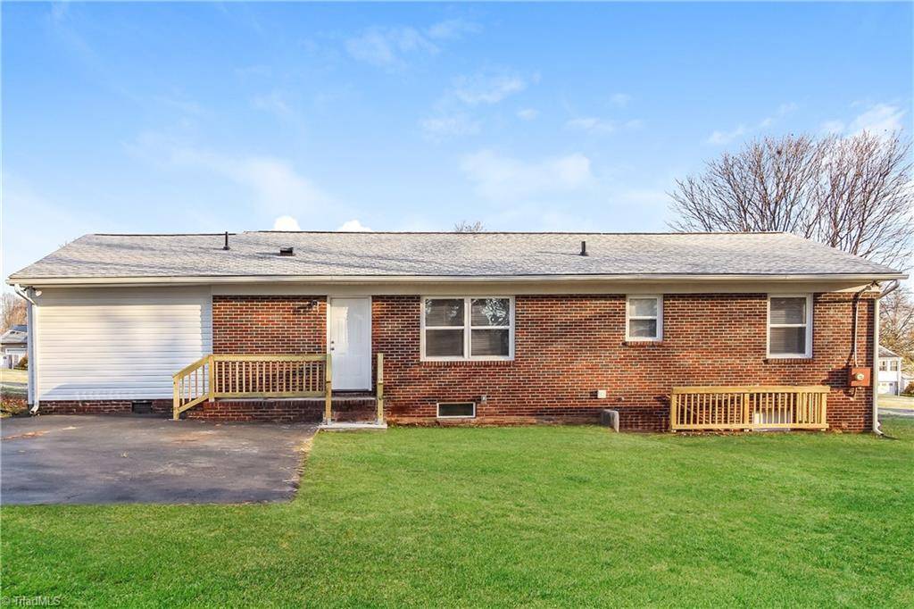 Winston-salem, NC 27105,936 Rock Spring DR