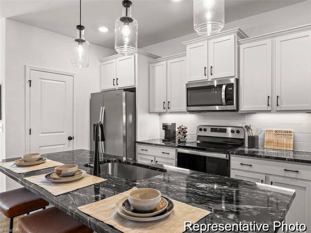 Colfax, NC 27235,1000 Aubrieta ST #105