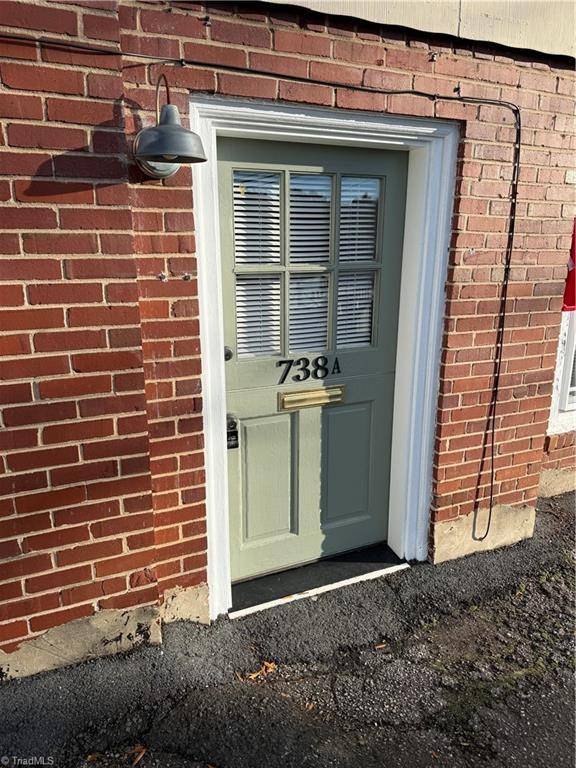 Winston-salem, NC 27101,738 Summit ST #A