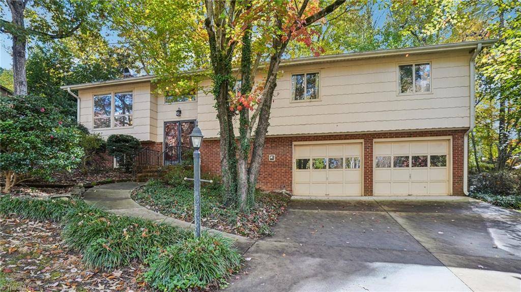 Jamestown, NC 27282,218 Shadowlawn DR