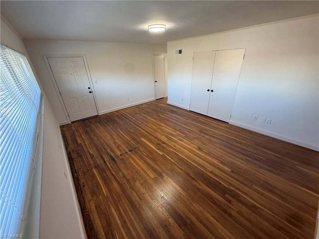 Winston-salem, NC 27104,220 N Hawthorne RD #C