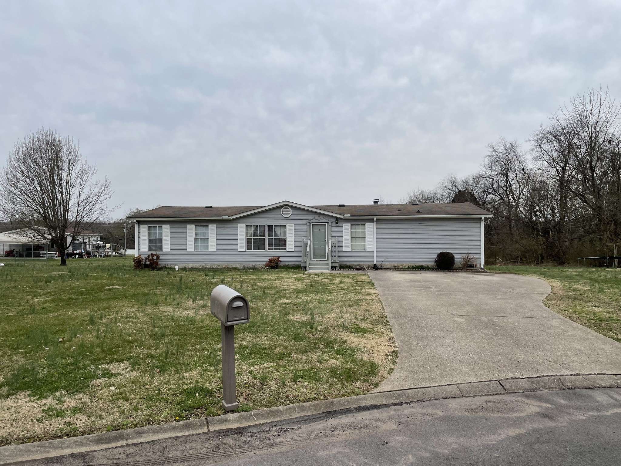 Gallatin, TN 37066,121 Southpark Cir