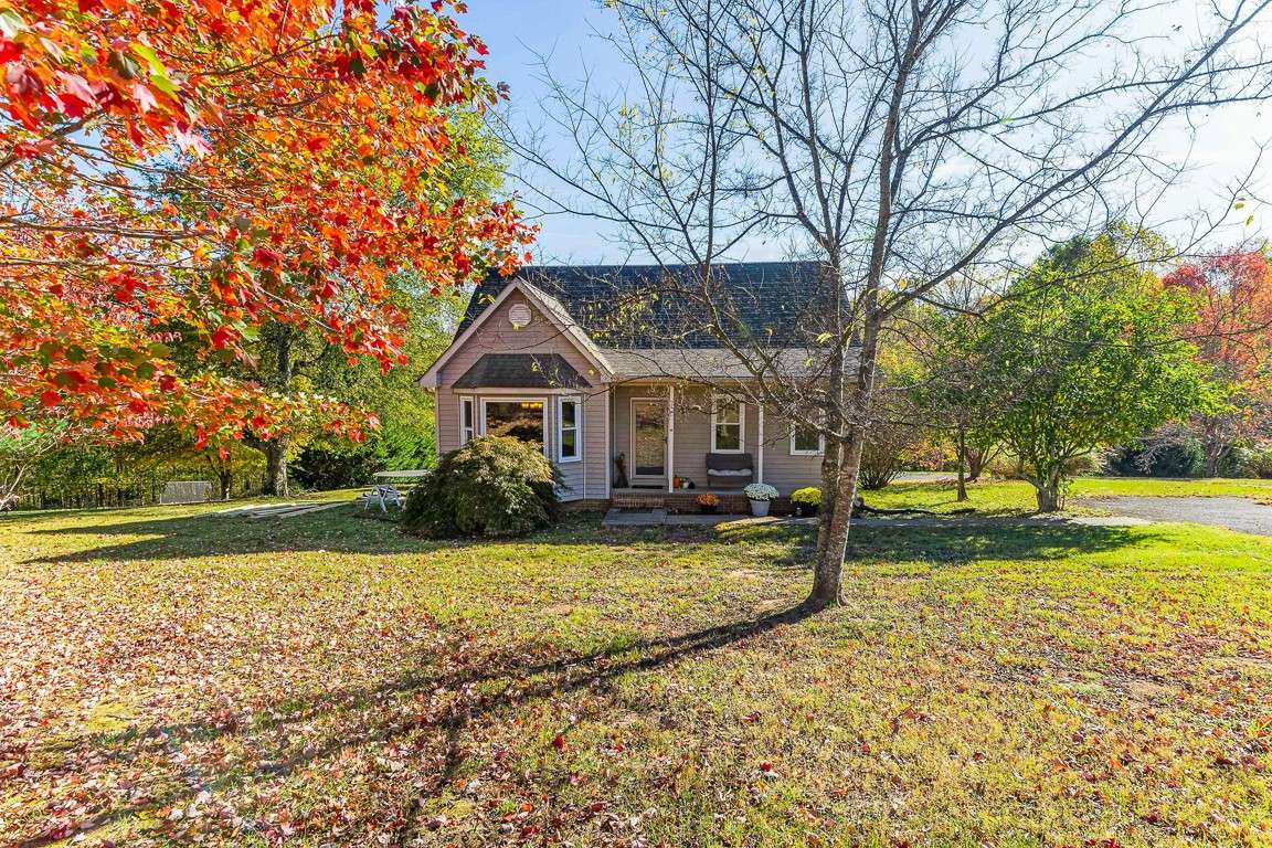 Chapmansboro, TN 37035,1746 Wynnewood Dr