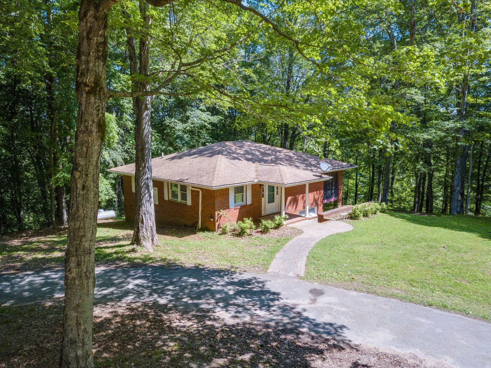 Lynchburg, TN 37352,430 Ellis Ln