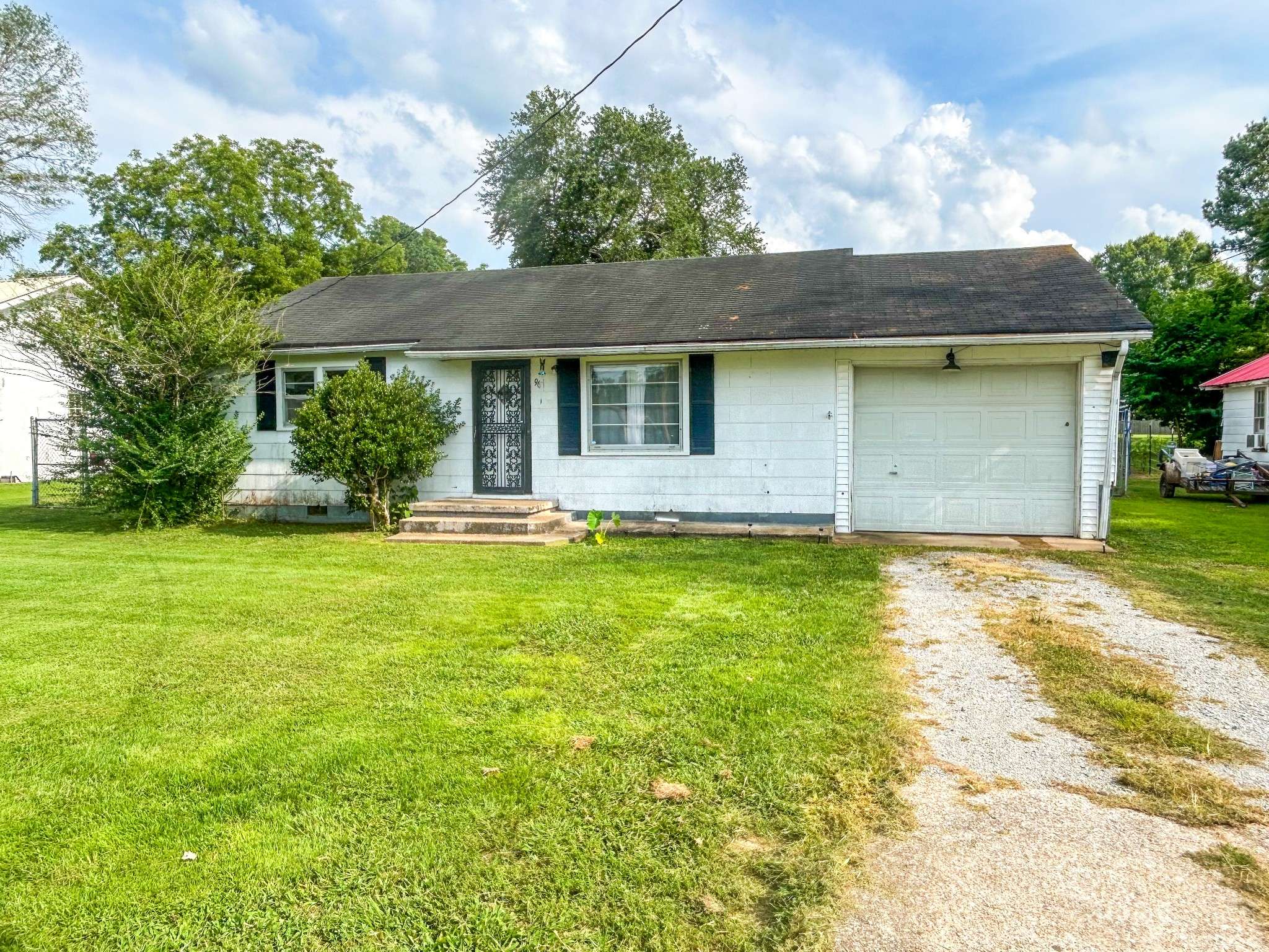 Bruceton, TN 38317,96 College St