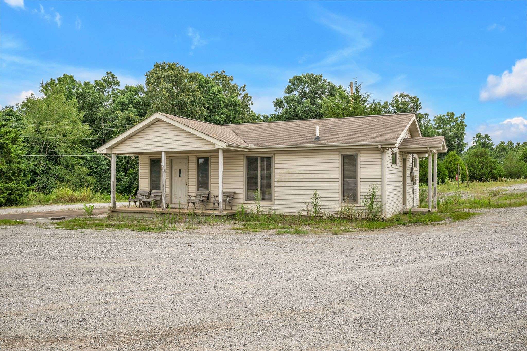 White Bluff, TN 37187,1259 Petty Road