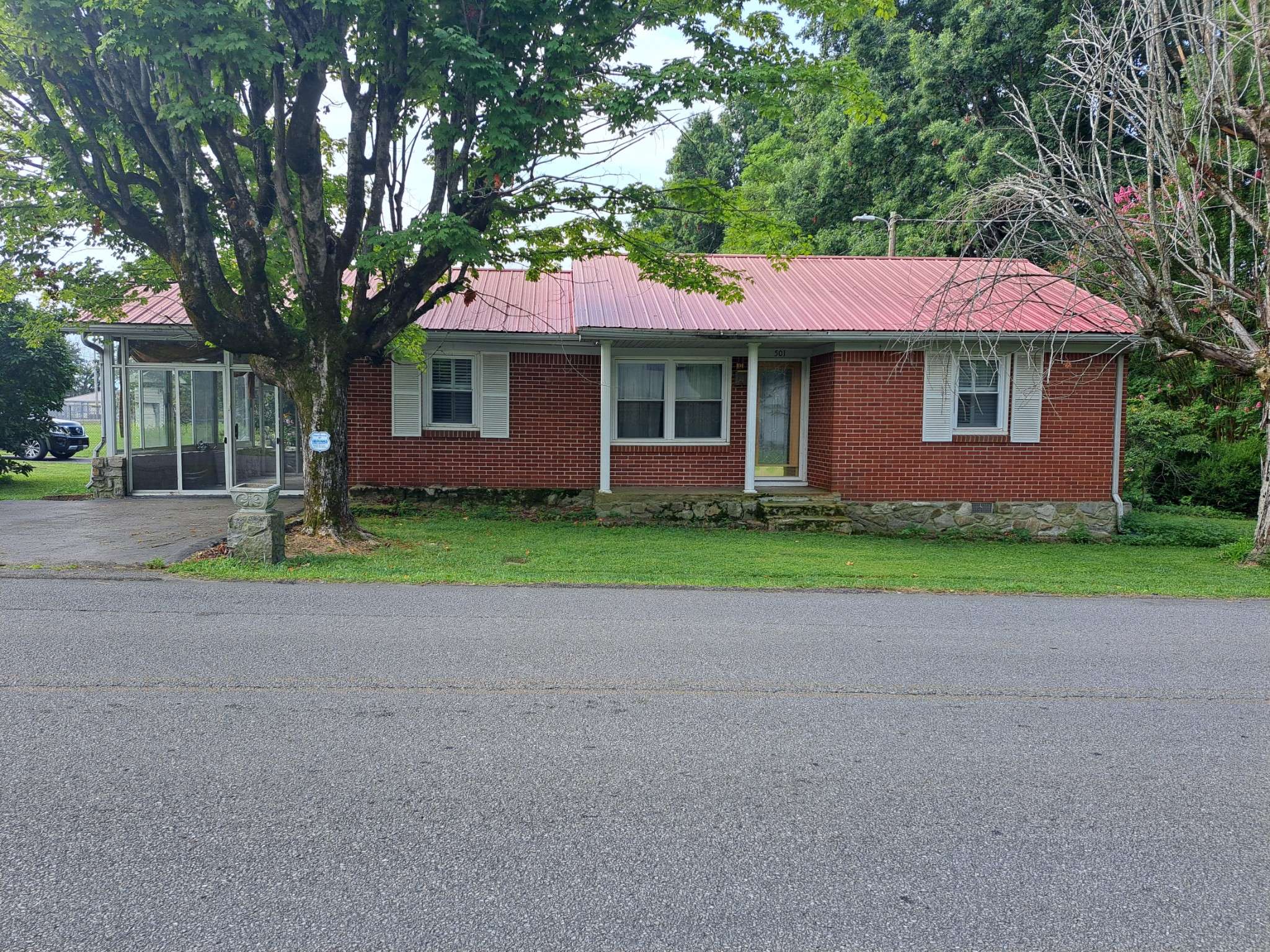 Lafayette, TN 37083,501 Meador Dr