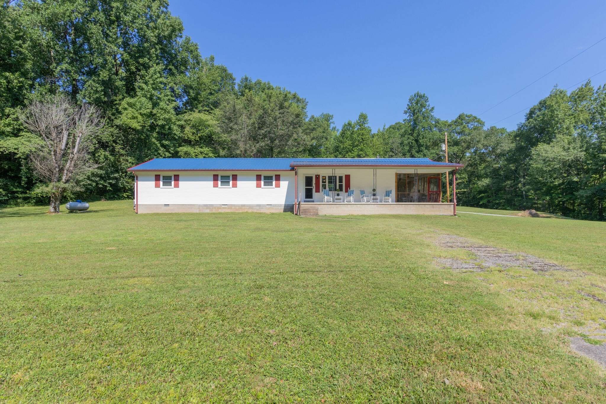 Hohenwald, TN 38462,2026 Waynesboro Hwy