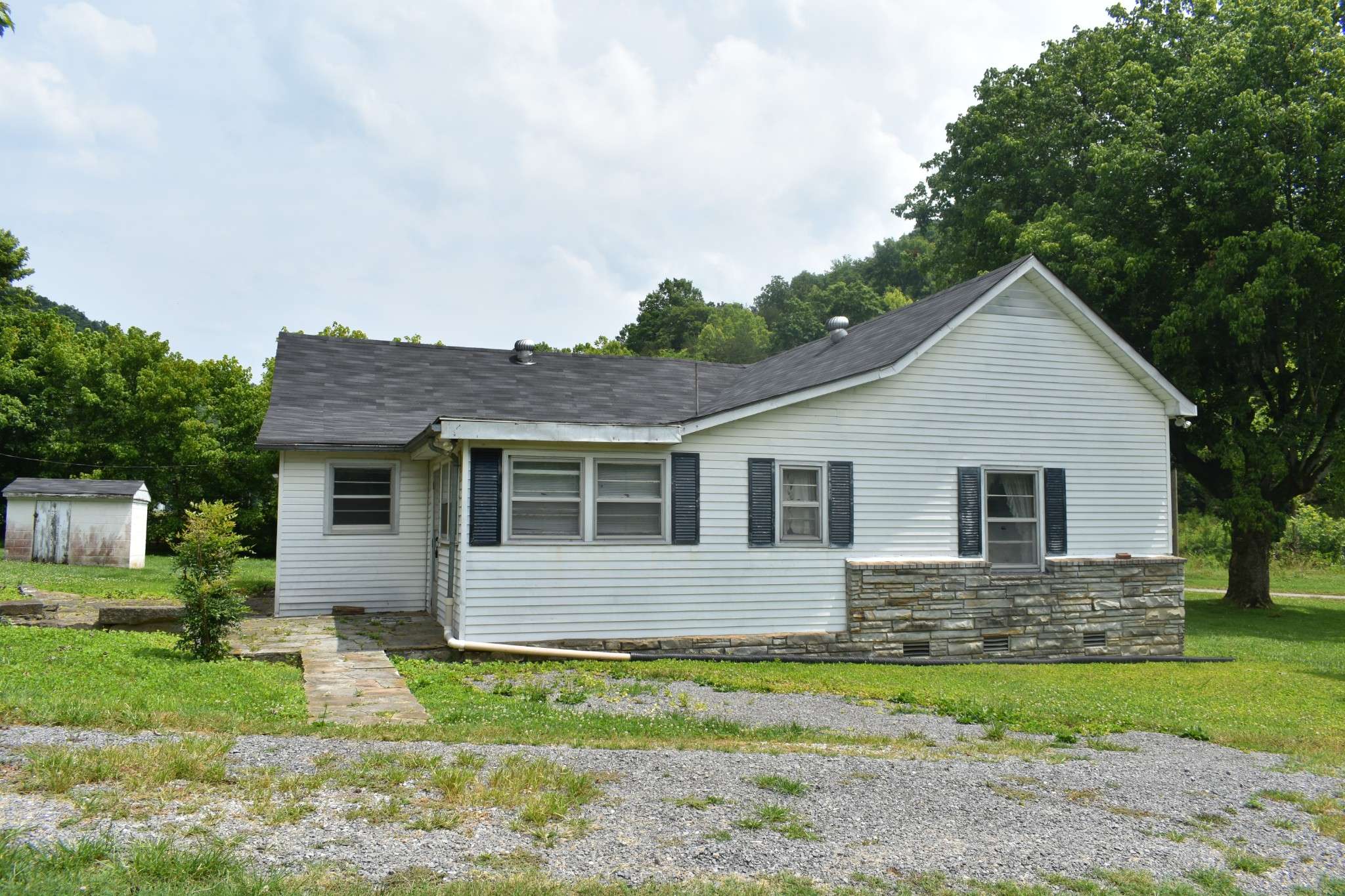 Pleasant Shade, TN 37145,59 Kemp Hollow Rd