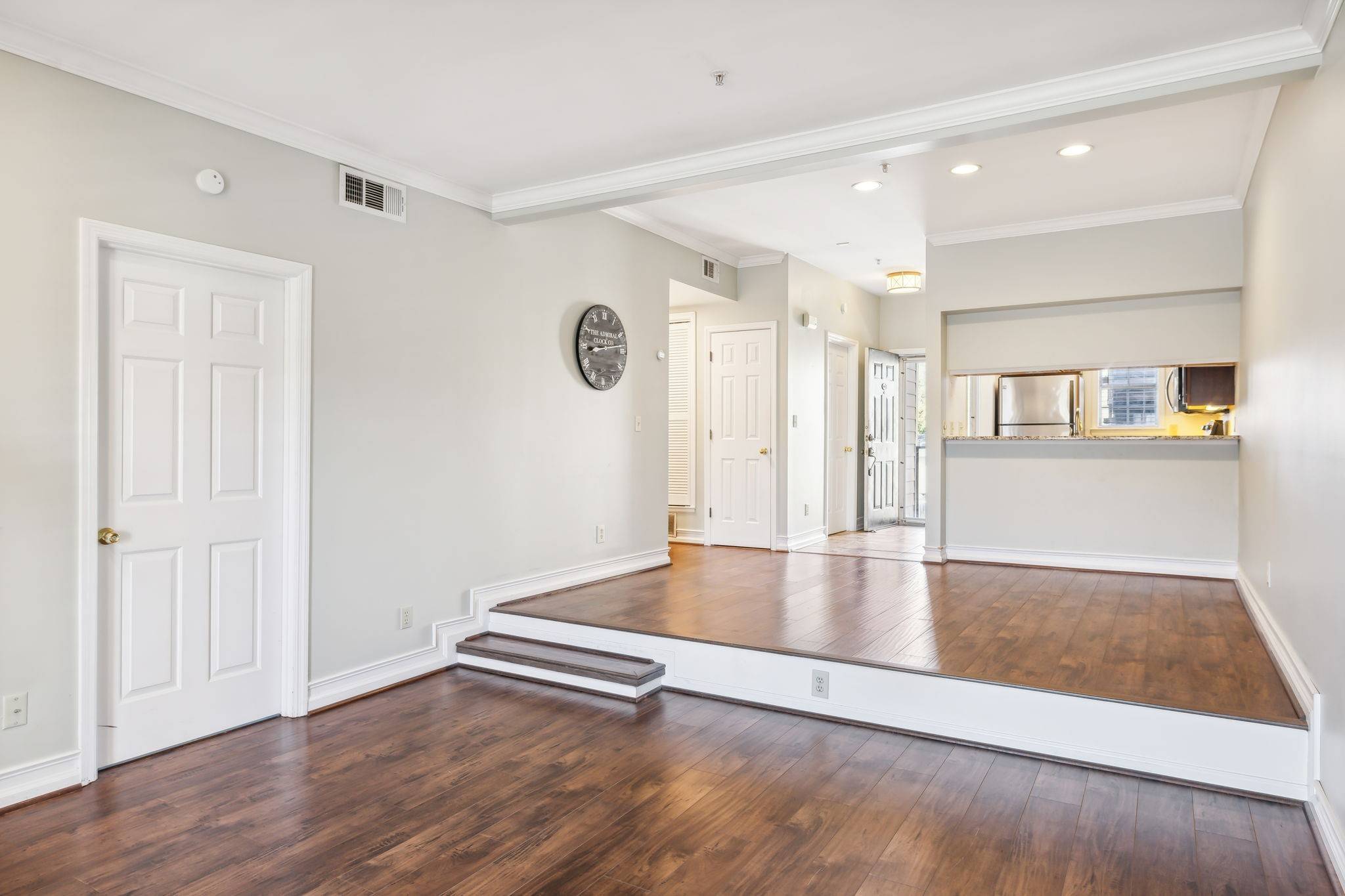 Nashville, TN 37205,128 W End Pl