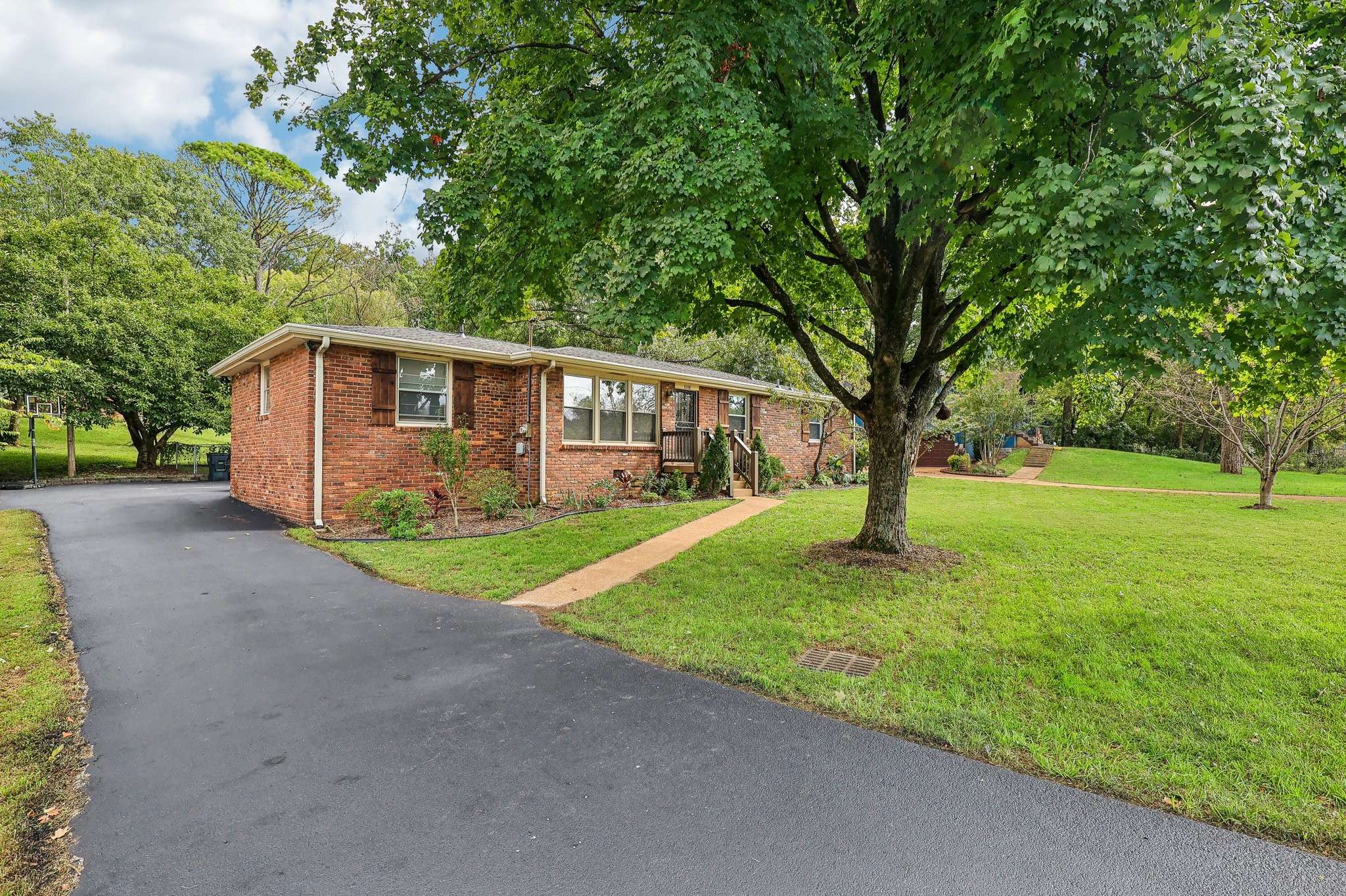 Nashville, TN 37211,5148 Edmondson Pike