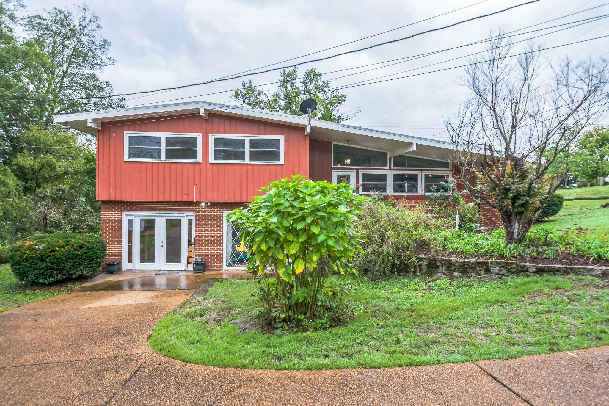 Pulaski, TN 38478,221 Pine St