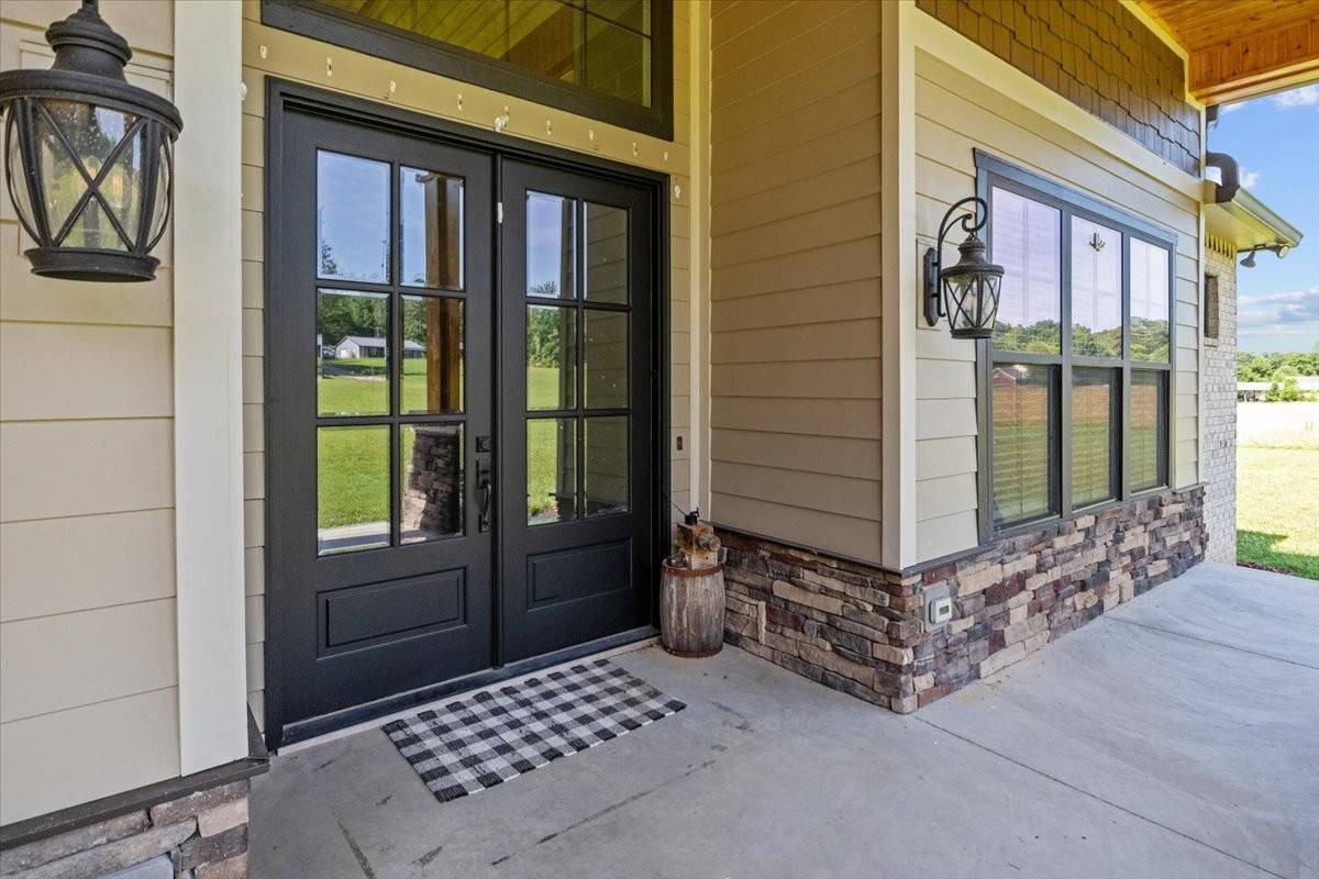 Mc Ewen, TN 37101,5250 E Blue Creek Rd