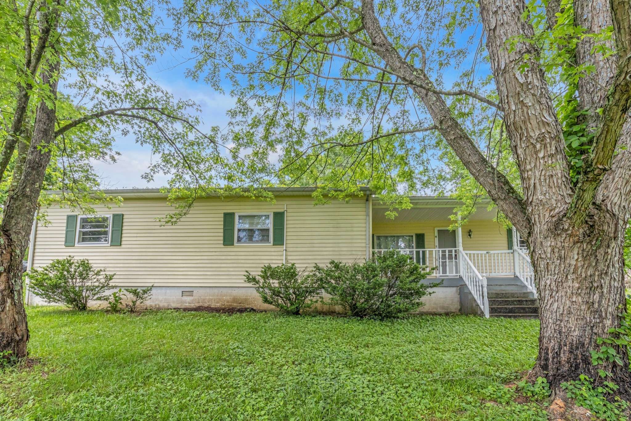 Pleasant Shade, TN 37145,14 Oak Ln