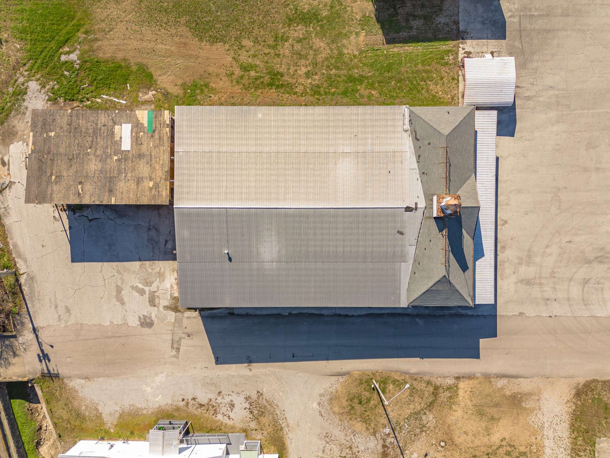 Pulaski, TN 38478,445 N 1st St