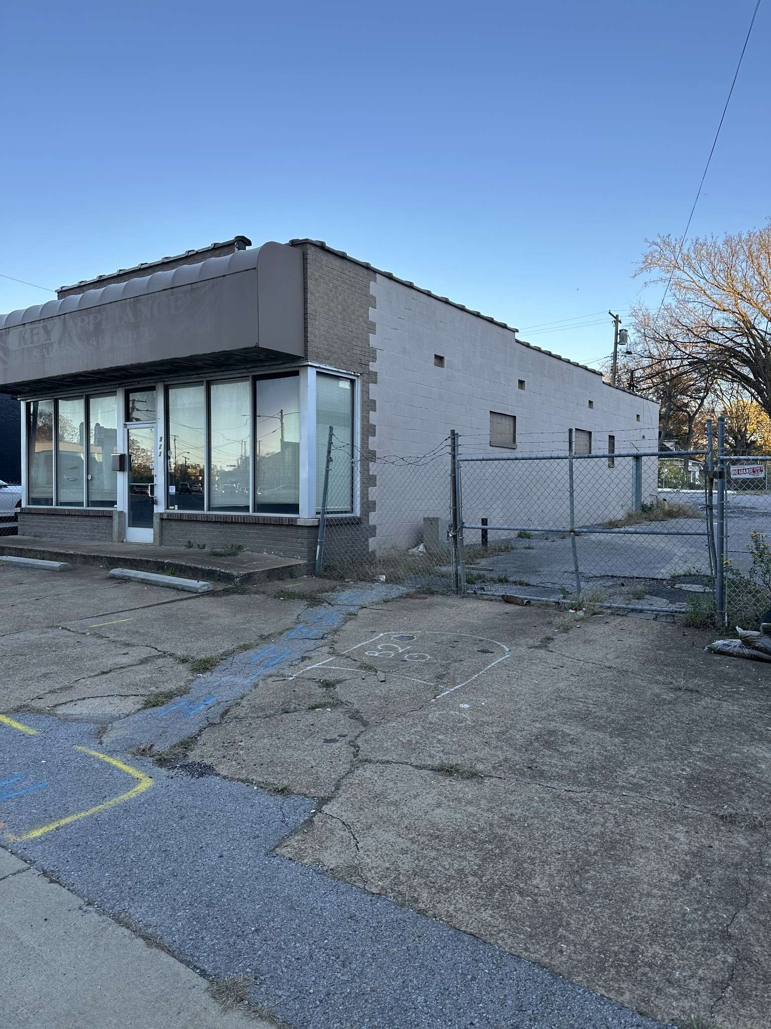 Nashville, TN 37207,923 Dickerson Pike