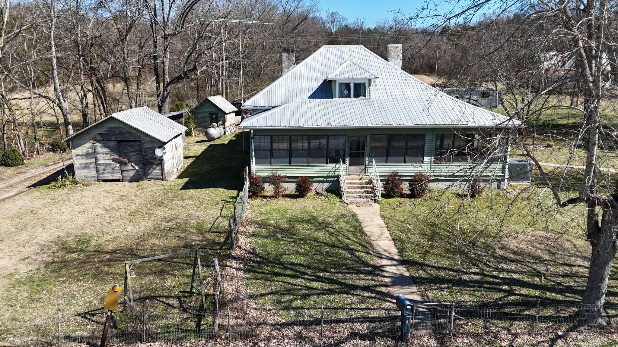 Wartrace, TN 37183,899 Bugscuffle Rd
