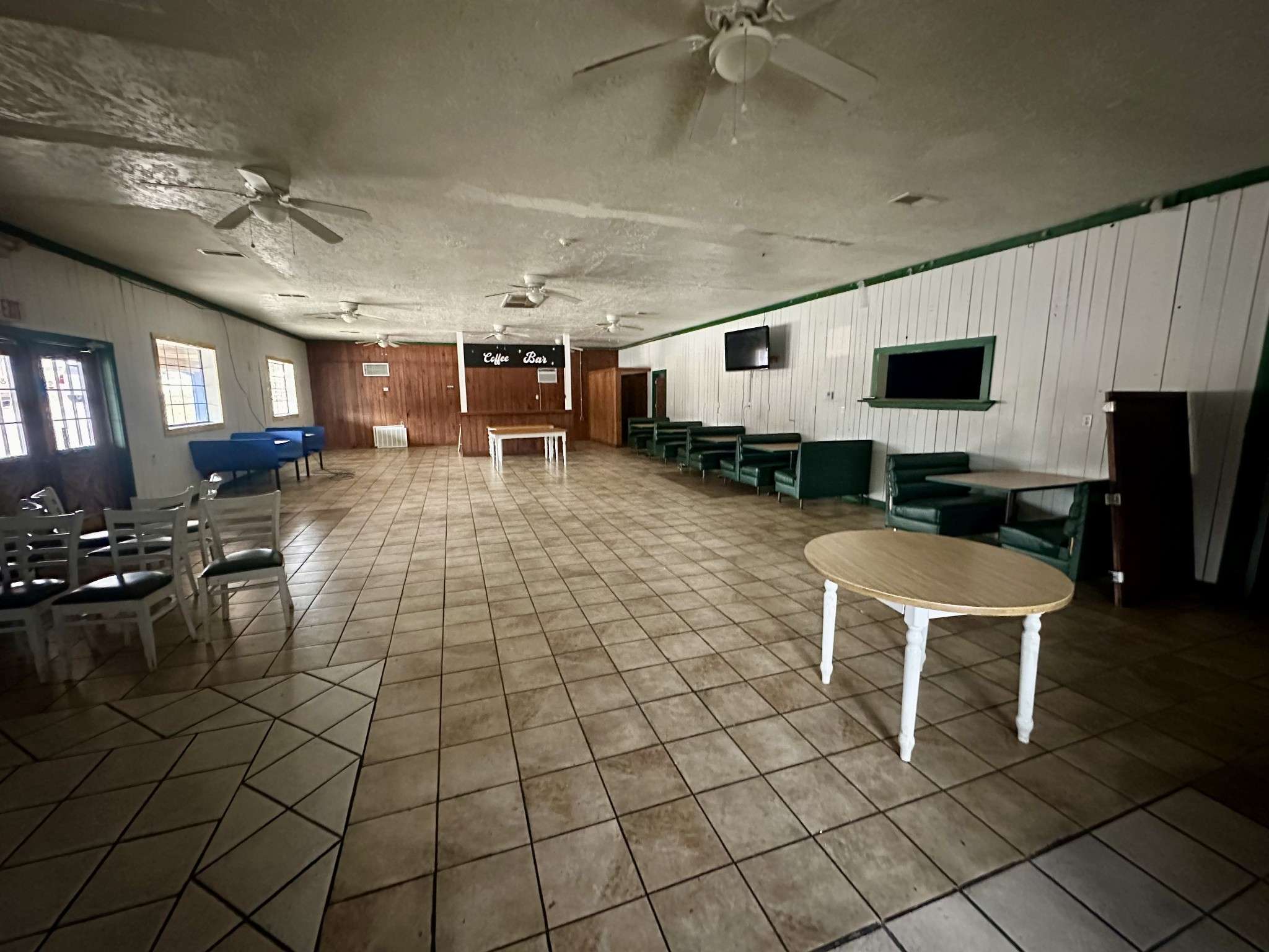 Bruceton, TN 38317,30432 Broad St