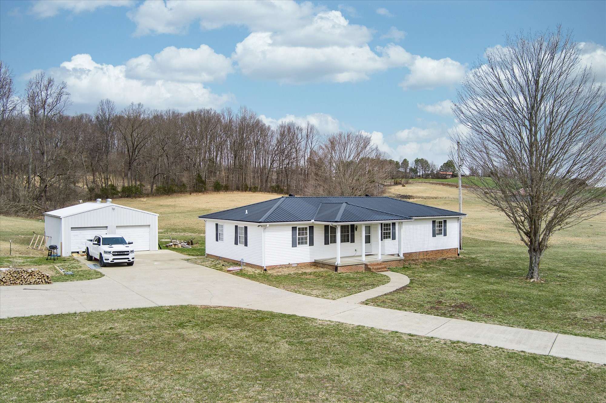 Moss, TN 38575,11216 Clay County Hwy