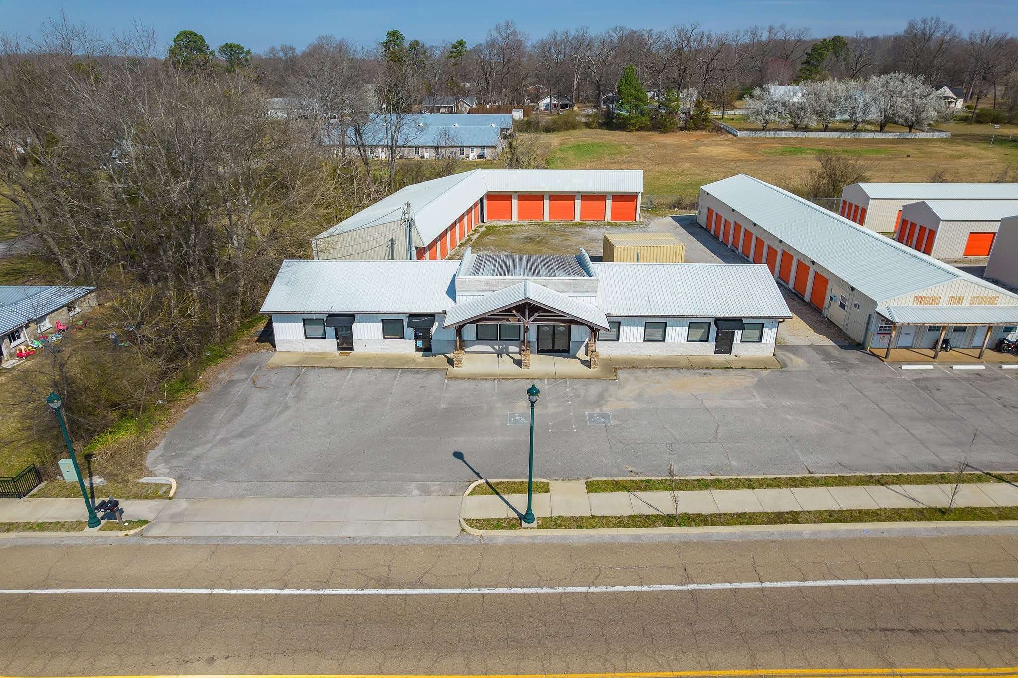 Parsons, TN 38363,179 E Main St