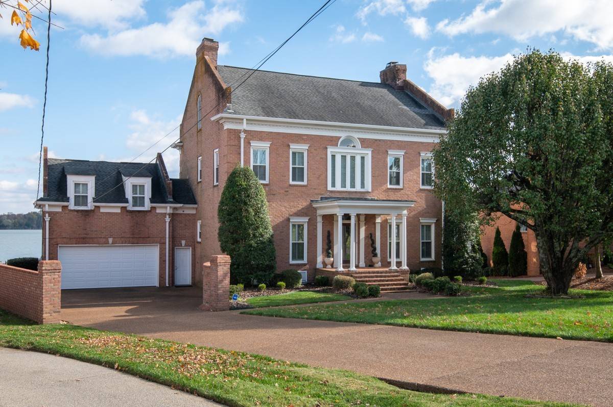 Hendersonville, TN 37075,114 Governors Point Blvd
