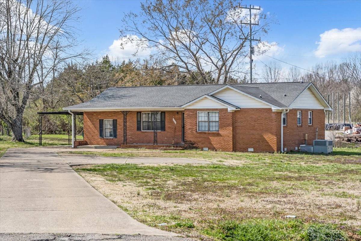 Lewisburg, TN 37091,960 5th Ave #N