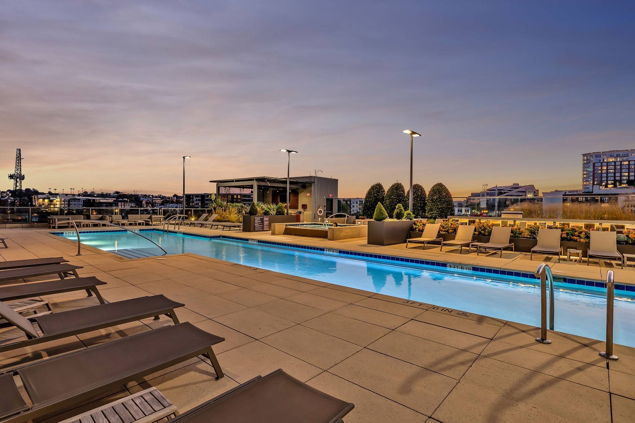 Nashville, TN 37203,1212 Laurel St #807