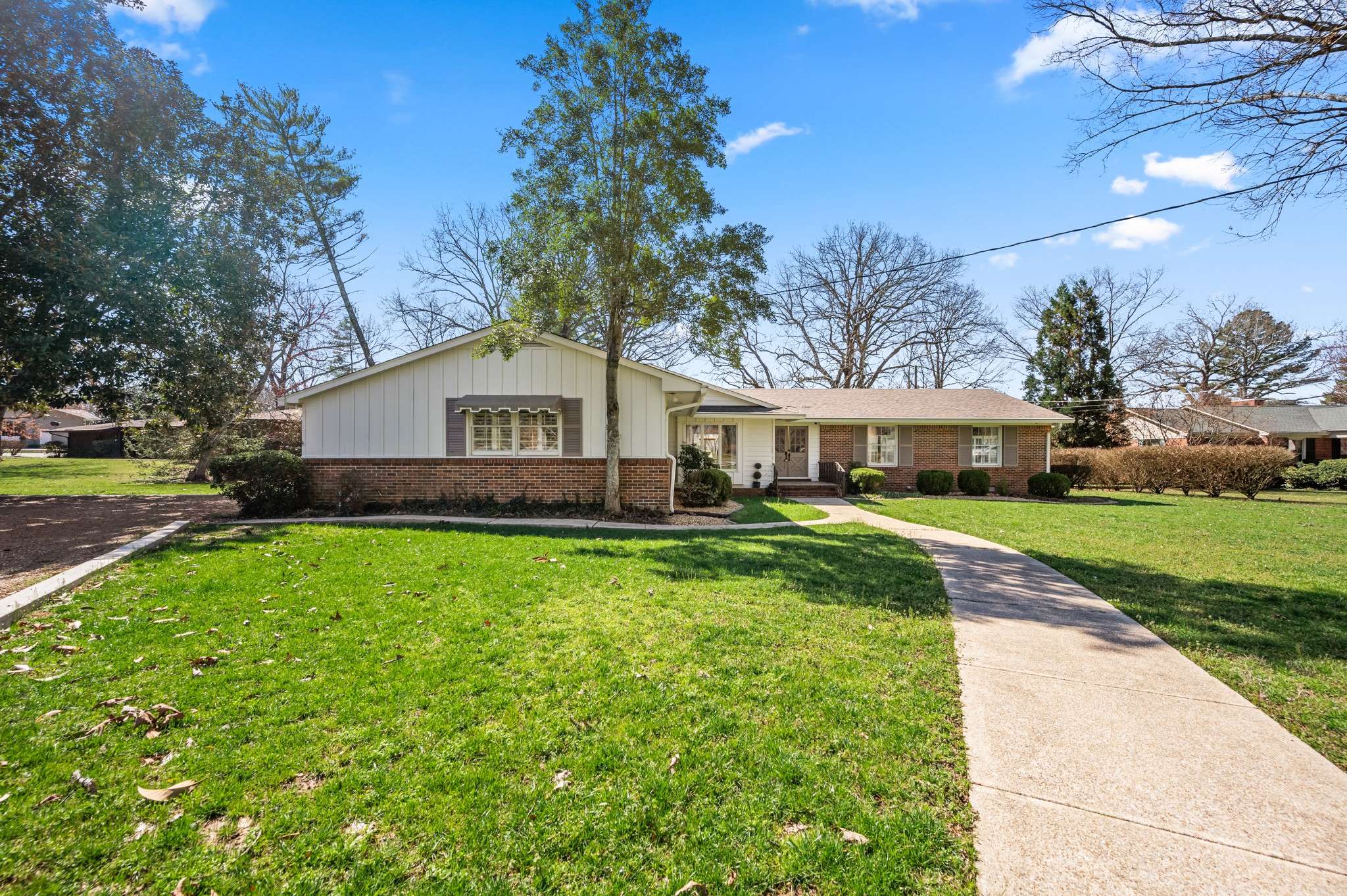 Tullahoma, TN 37388,107 LAKE CIRCLE DRIVE