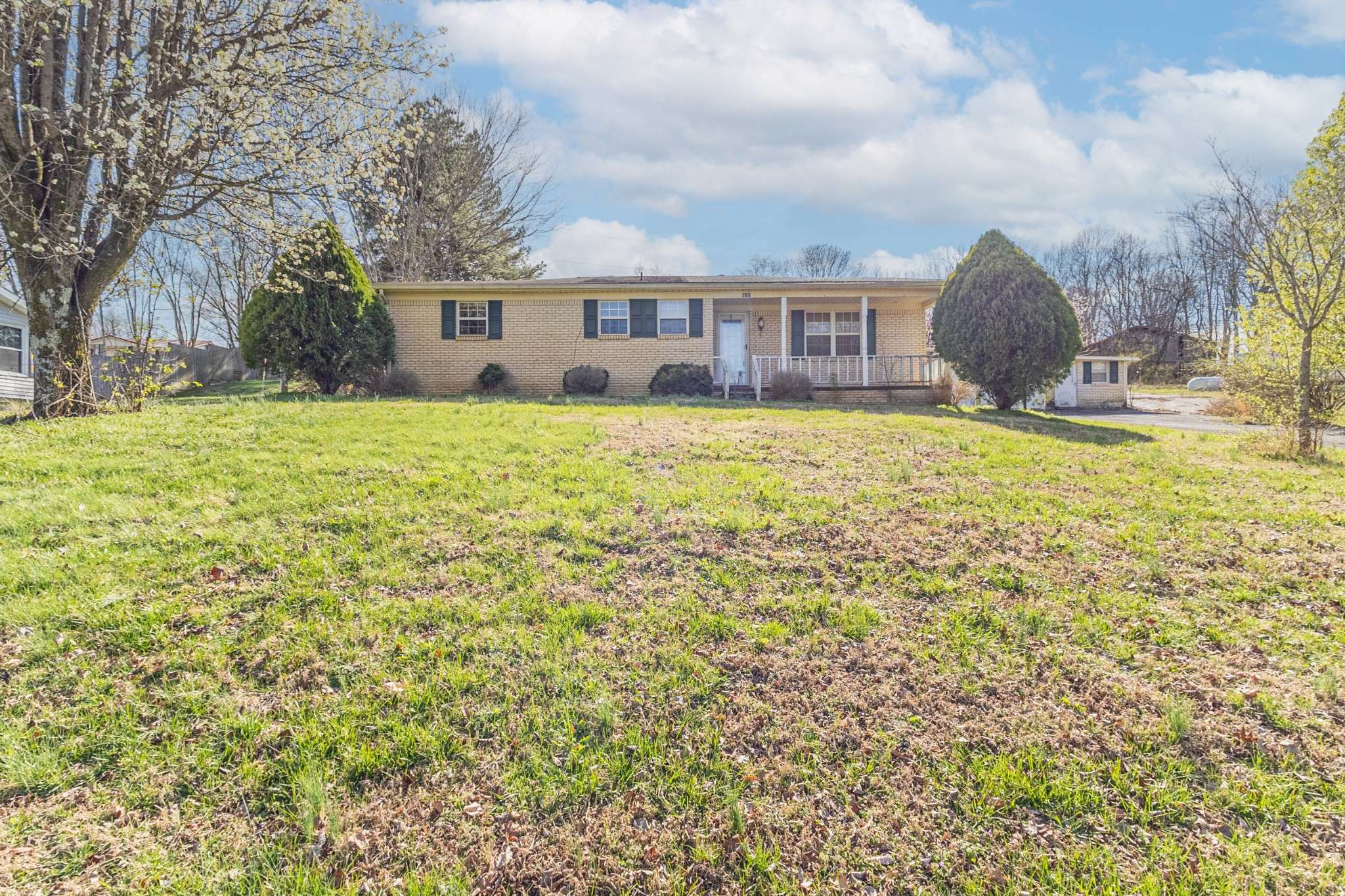 Westmoreland, TN 37186,970 Howell Rd