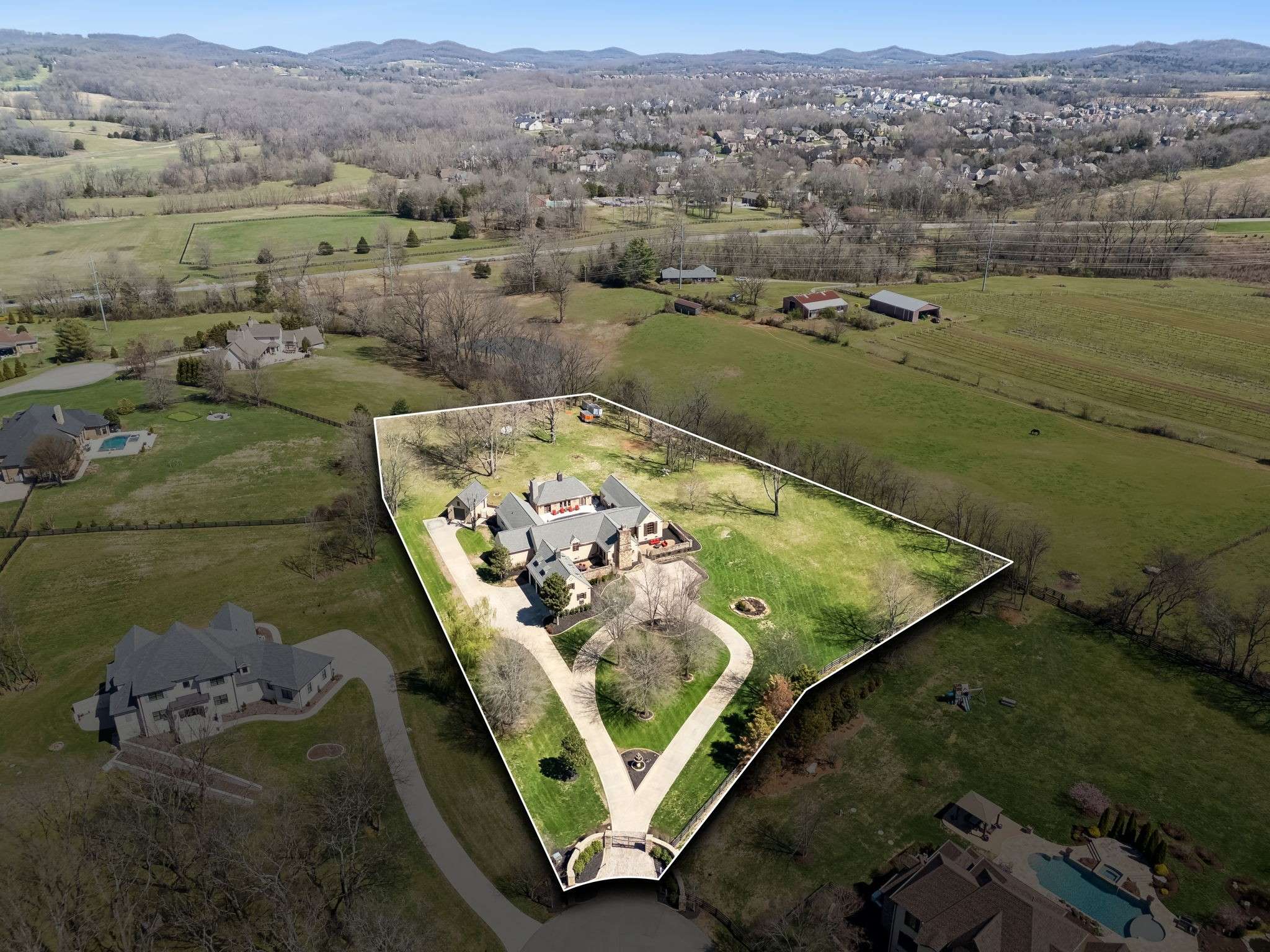 Arrington, TN 37014,7504 Redtail Hawk Ct
