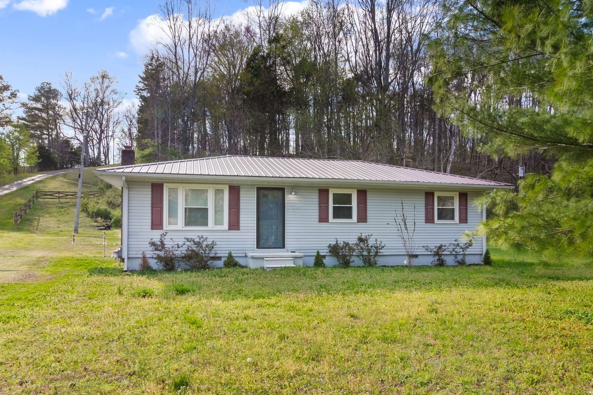 Erin, TN 37061,60 Powell Dr