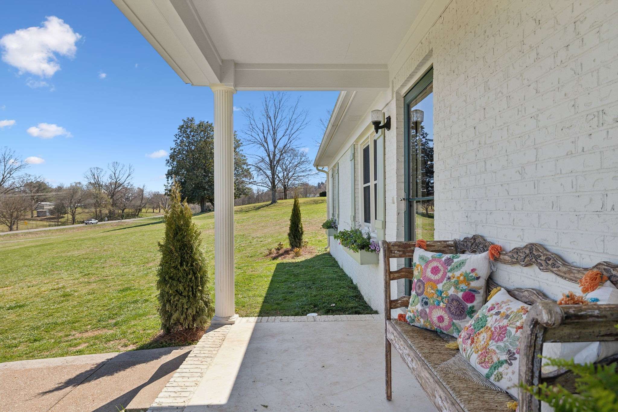 Columbia, TN 38401,977 Carters Creek Pike
