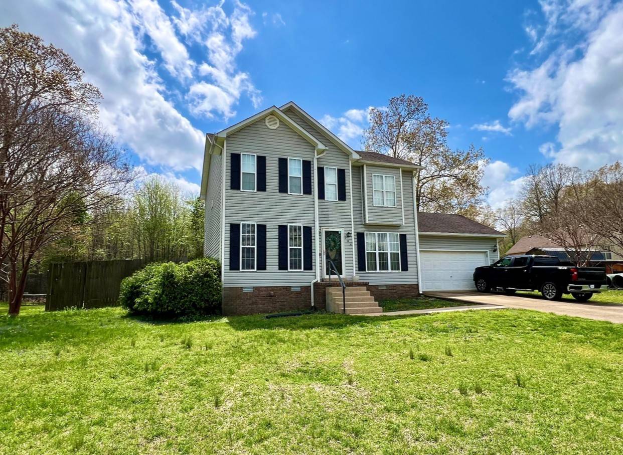 Lawrenceburg, TN 38464,104 E Laurel Dr