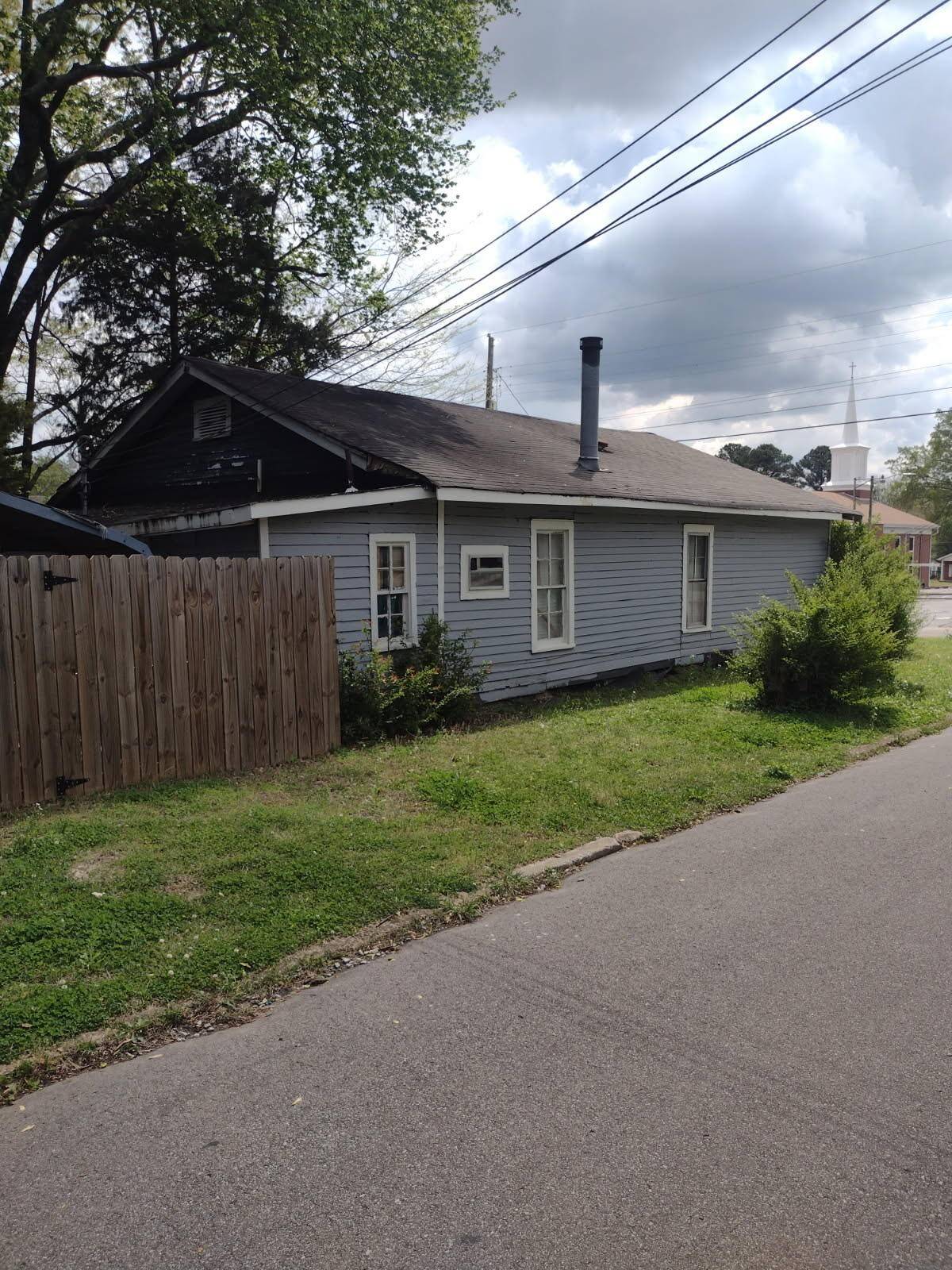 Jackson, TN 38301,401 Greenwood AVE