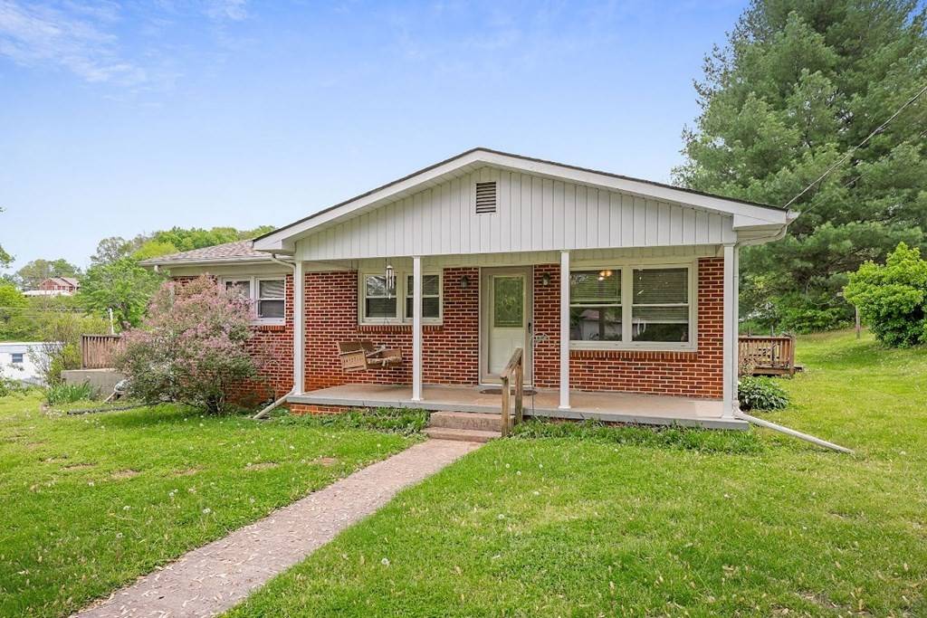 Livingston, TN 38570,404 Oakley St