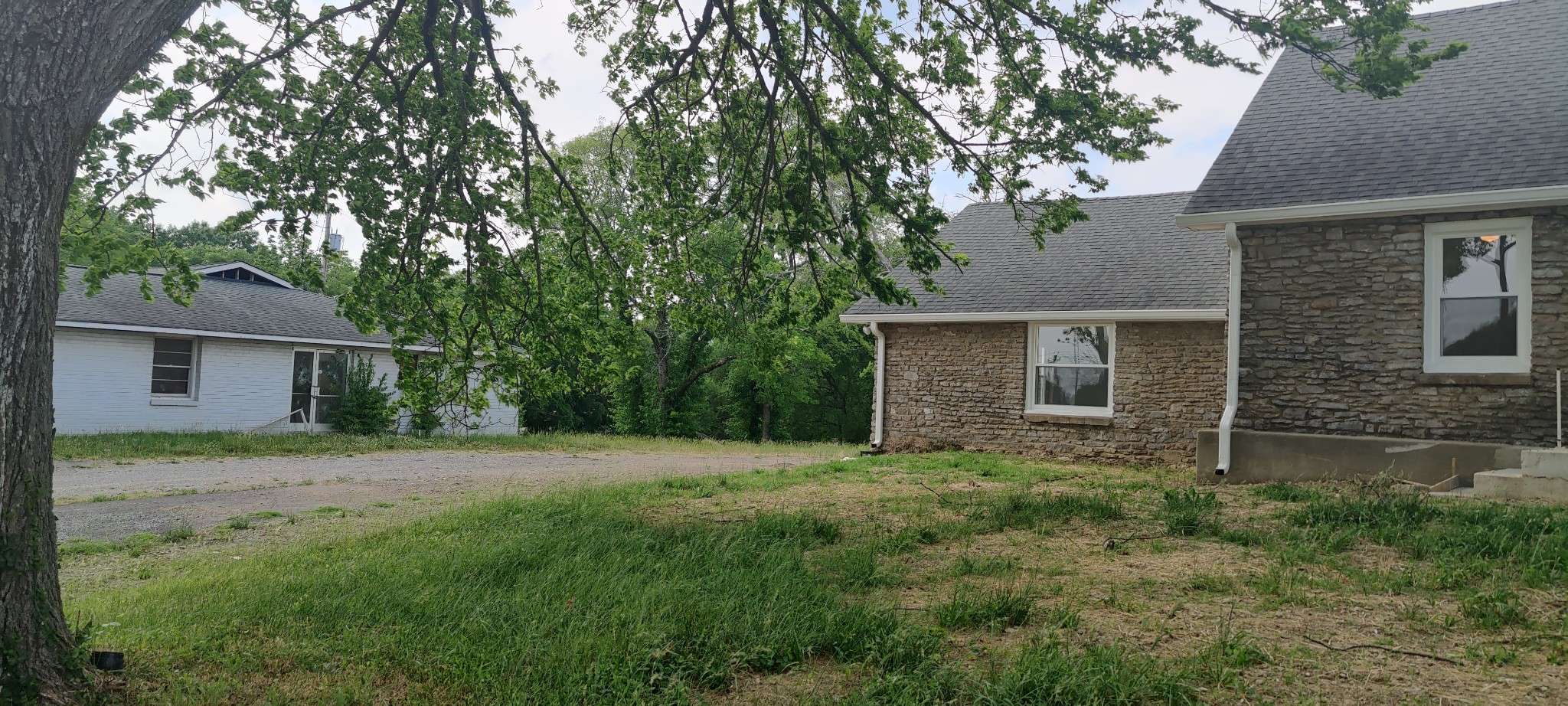 Hendersonville, TN 37075,670 W Main St #W