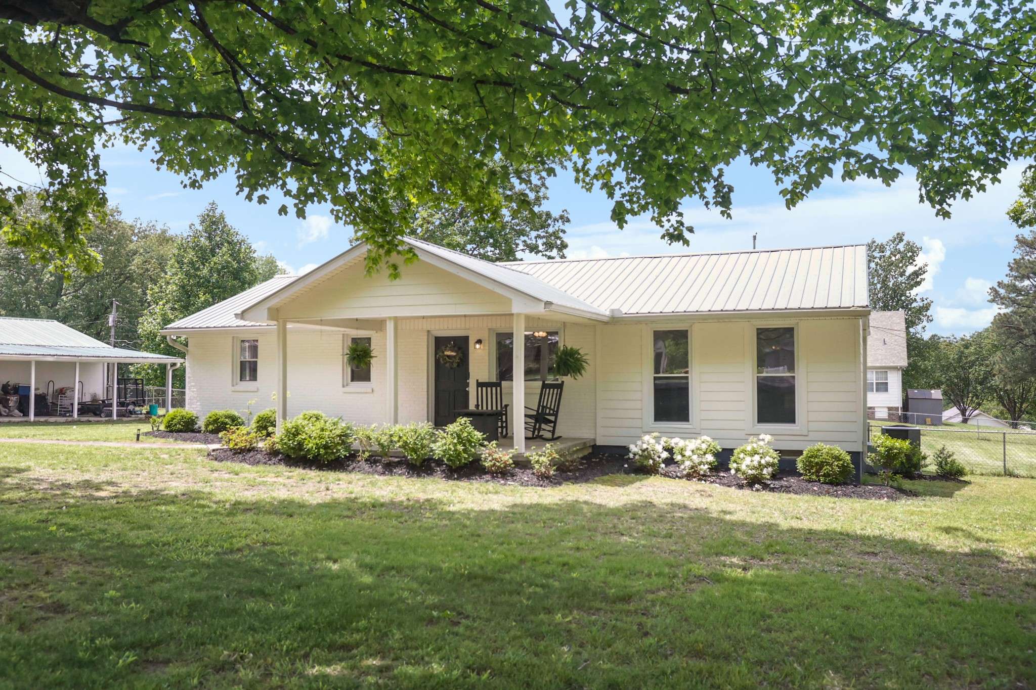 Dickson, TN 37055,316 S Hummingbird Ln