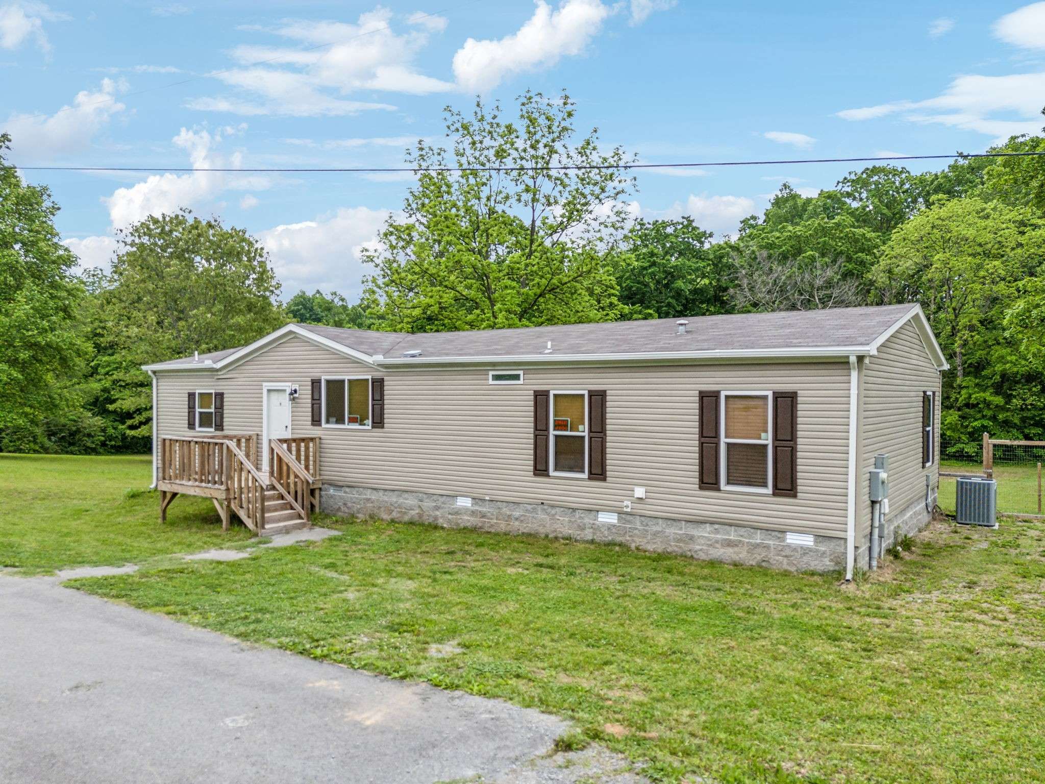 Westmoreland, TN 37186,6834 Highway 31 #E