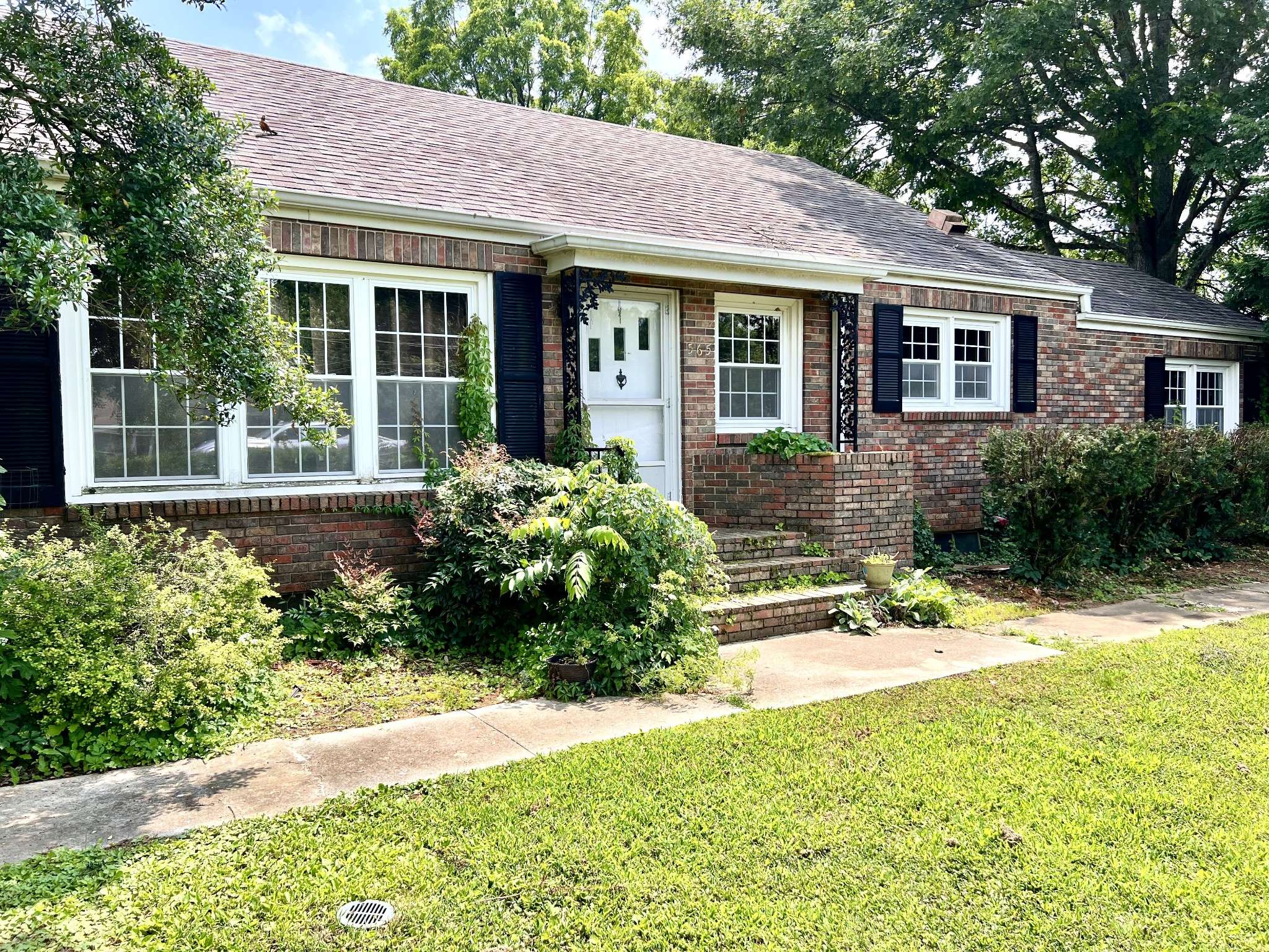Pulaski, TN 38478,565 E College St
