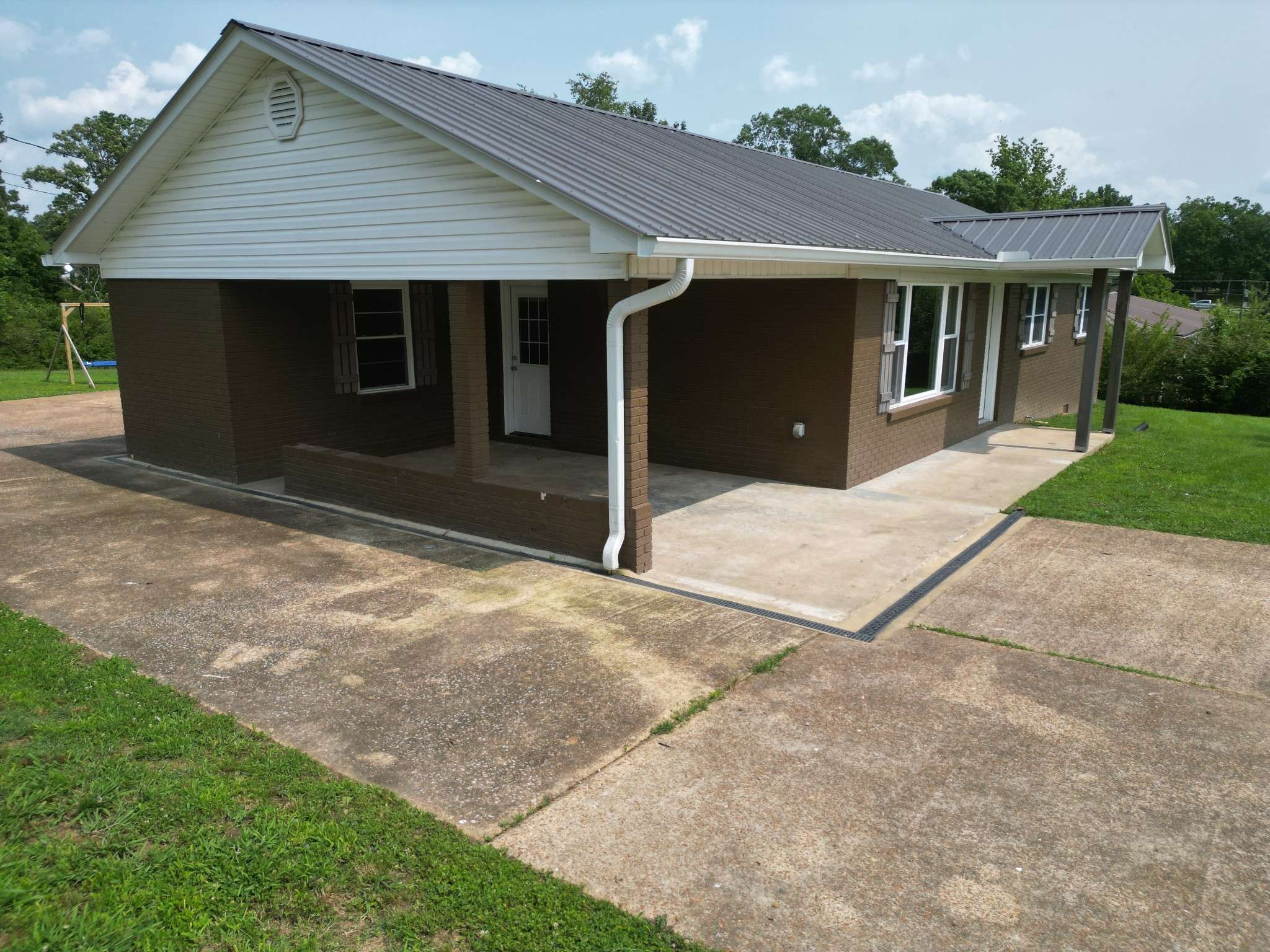 Waynesboro, TN 38485,910 Hassell Dr