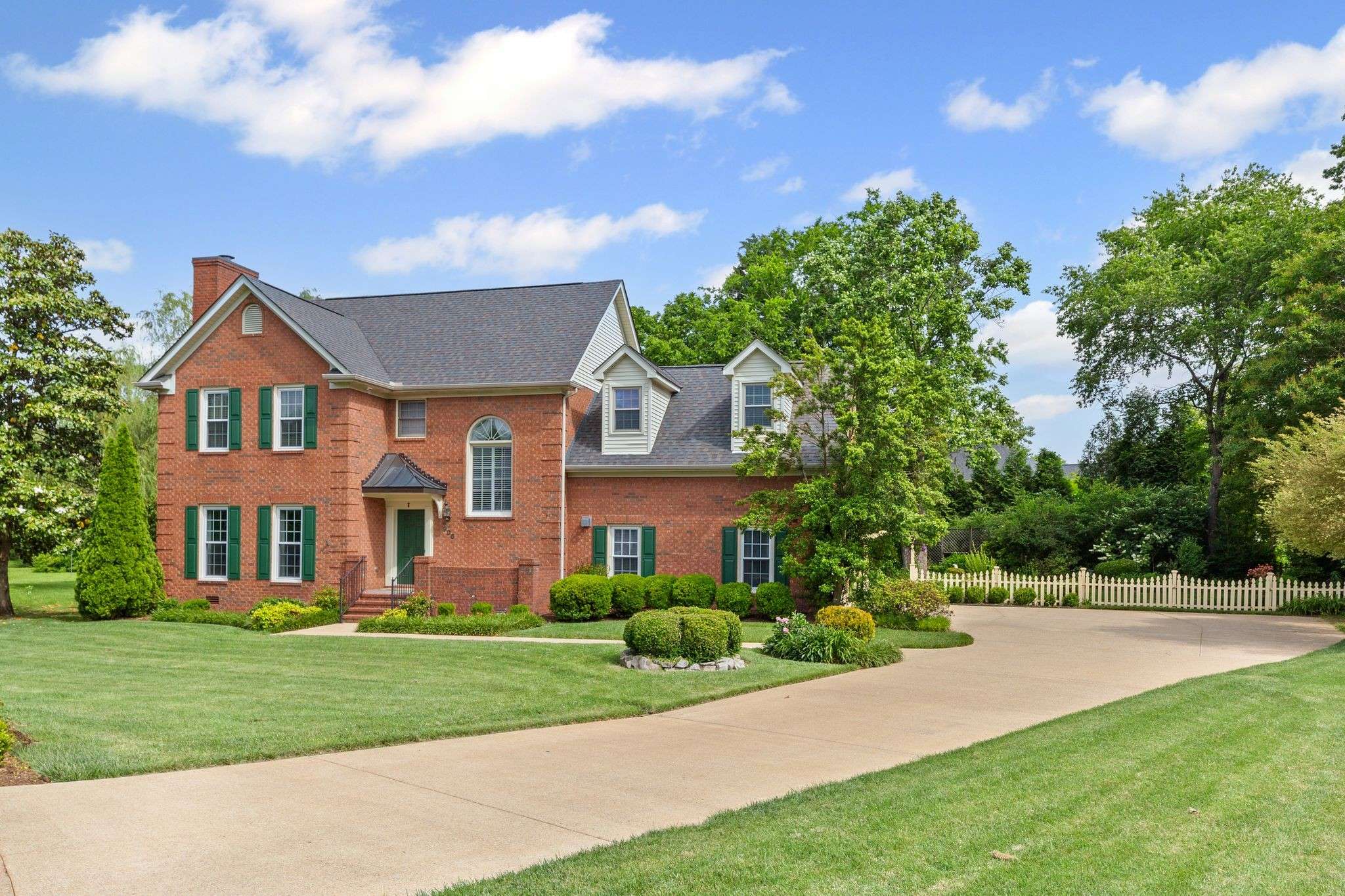 Murfreesboro, TN 37129,906 Knight Circle