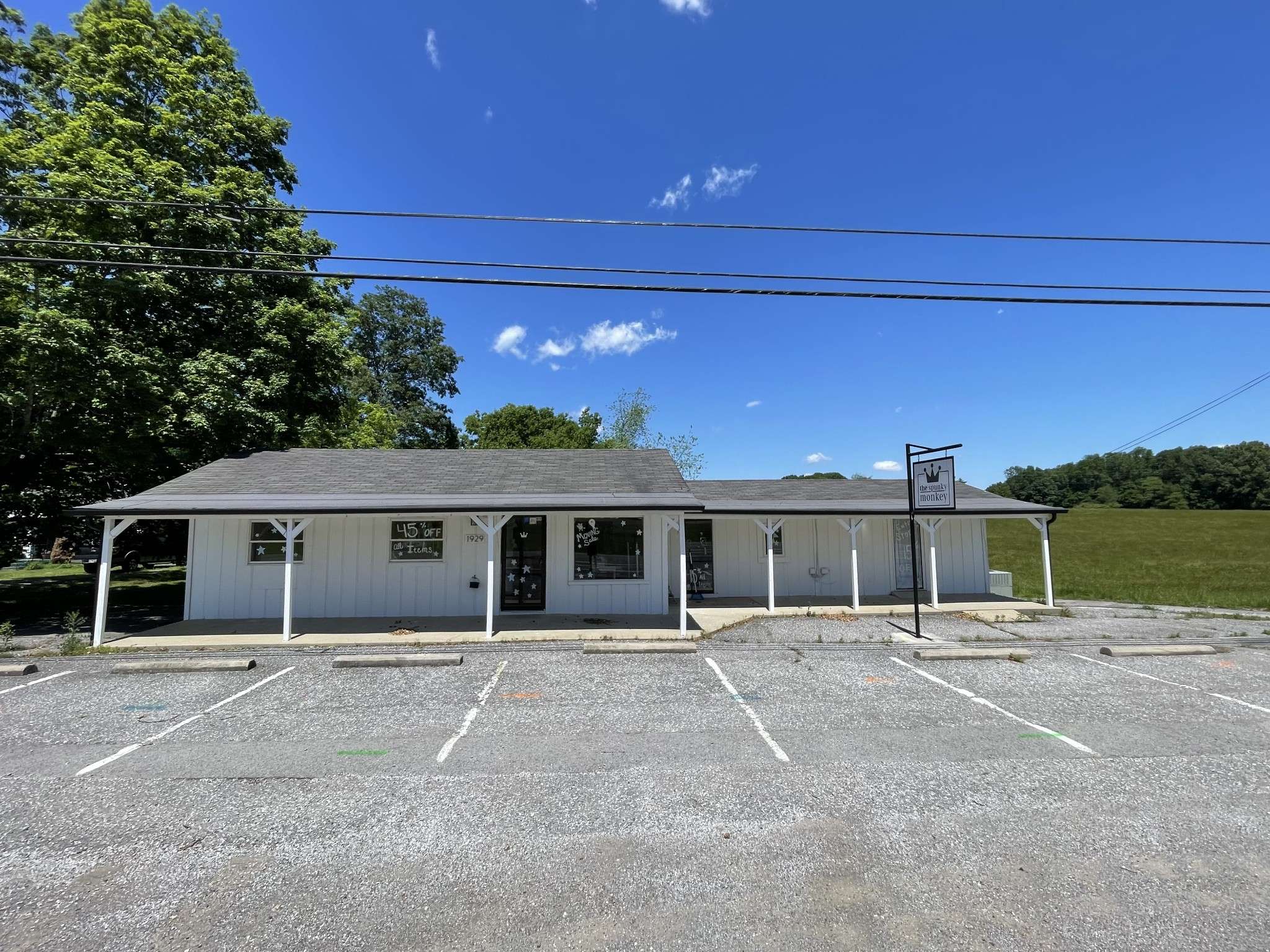White House, TN 37188,1929 Highway 31W