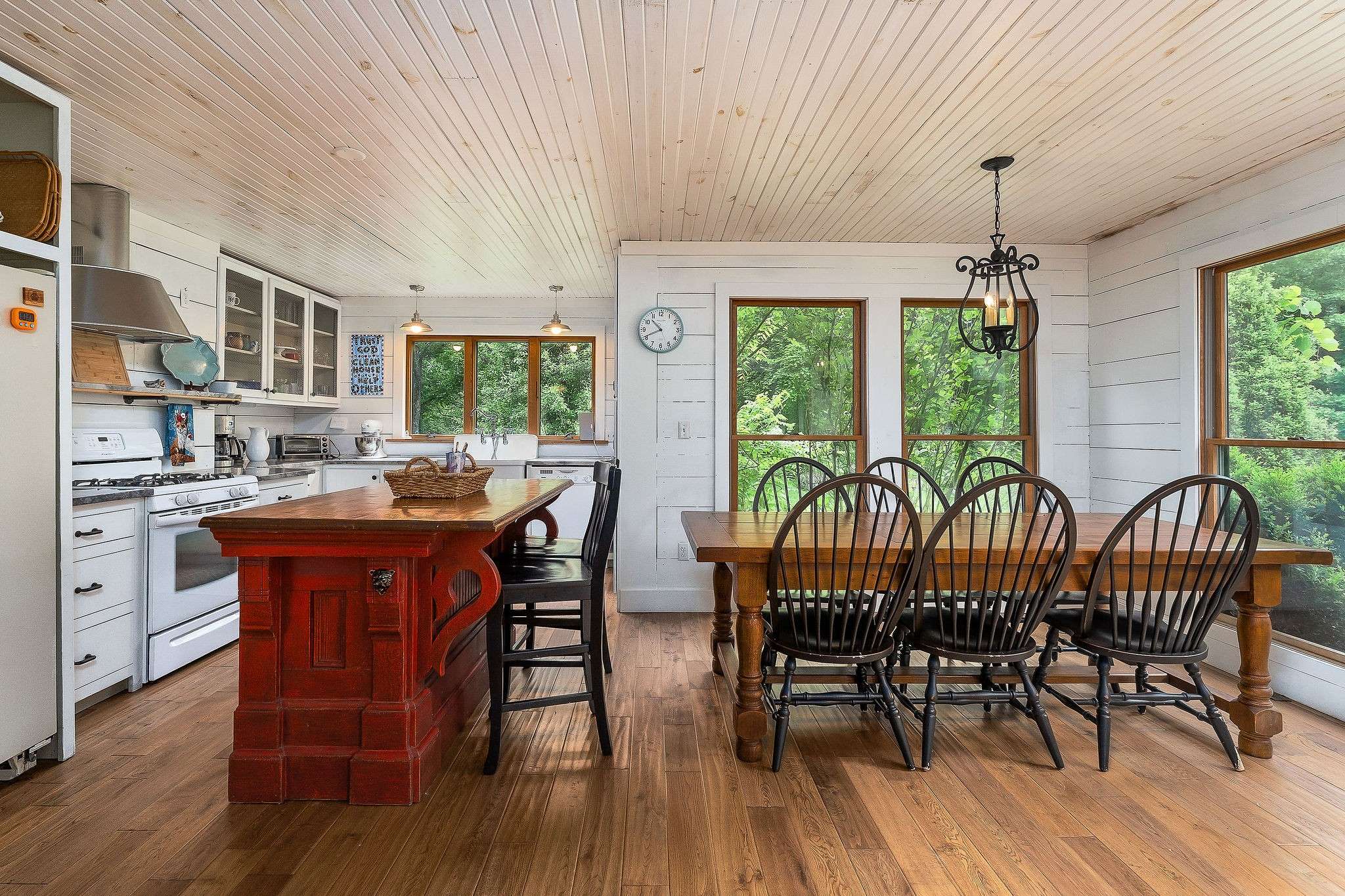 Dowelltown, TN 37059,3975 Dry Creek Rd