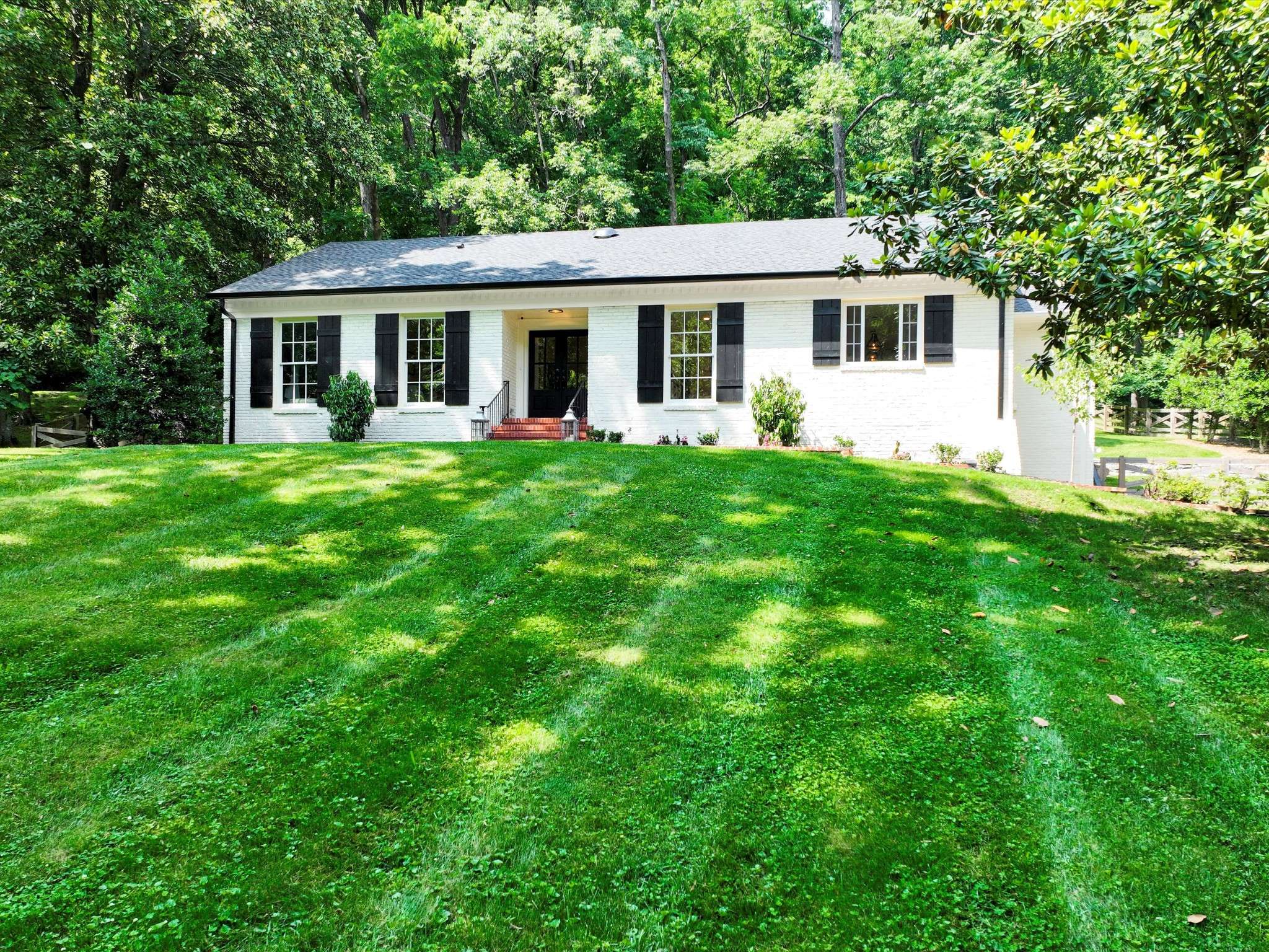 Nashville, TN 37215,6005 Andover Dr