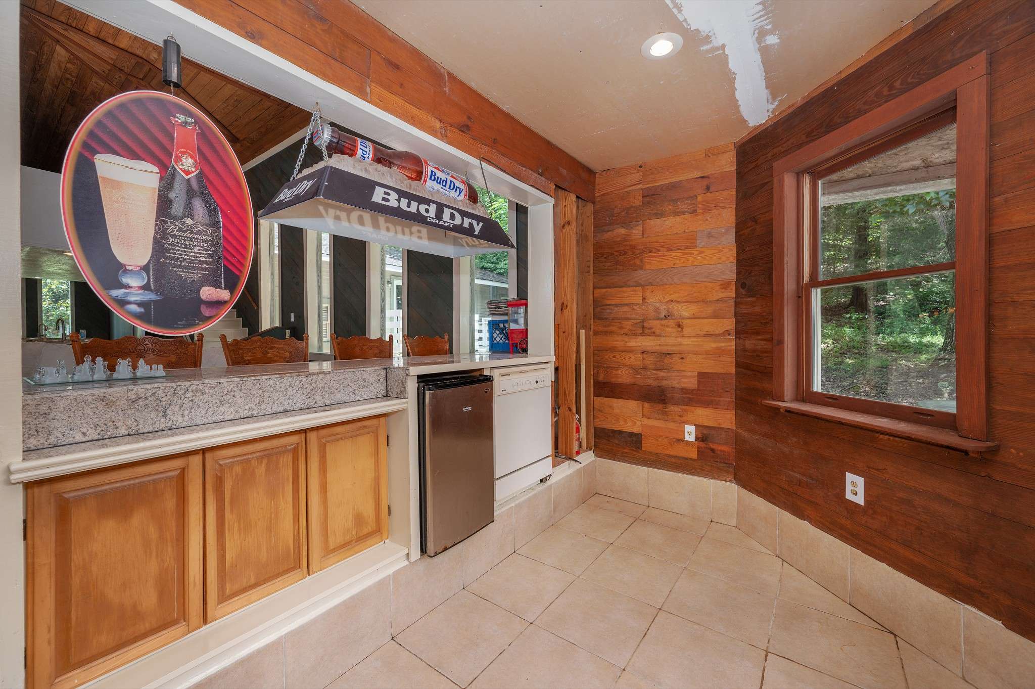 Linden, TN 37096,1791 Deer Creek Rd