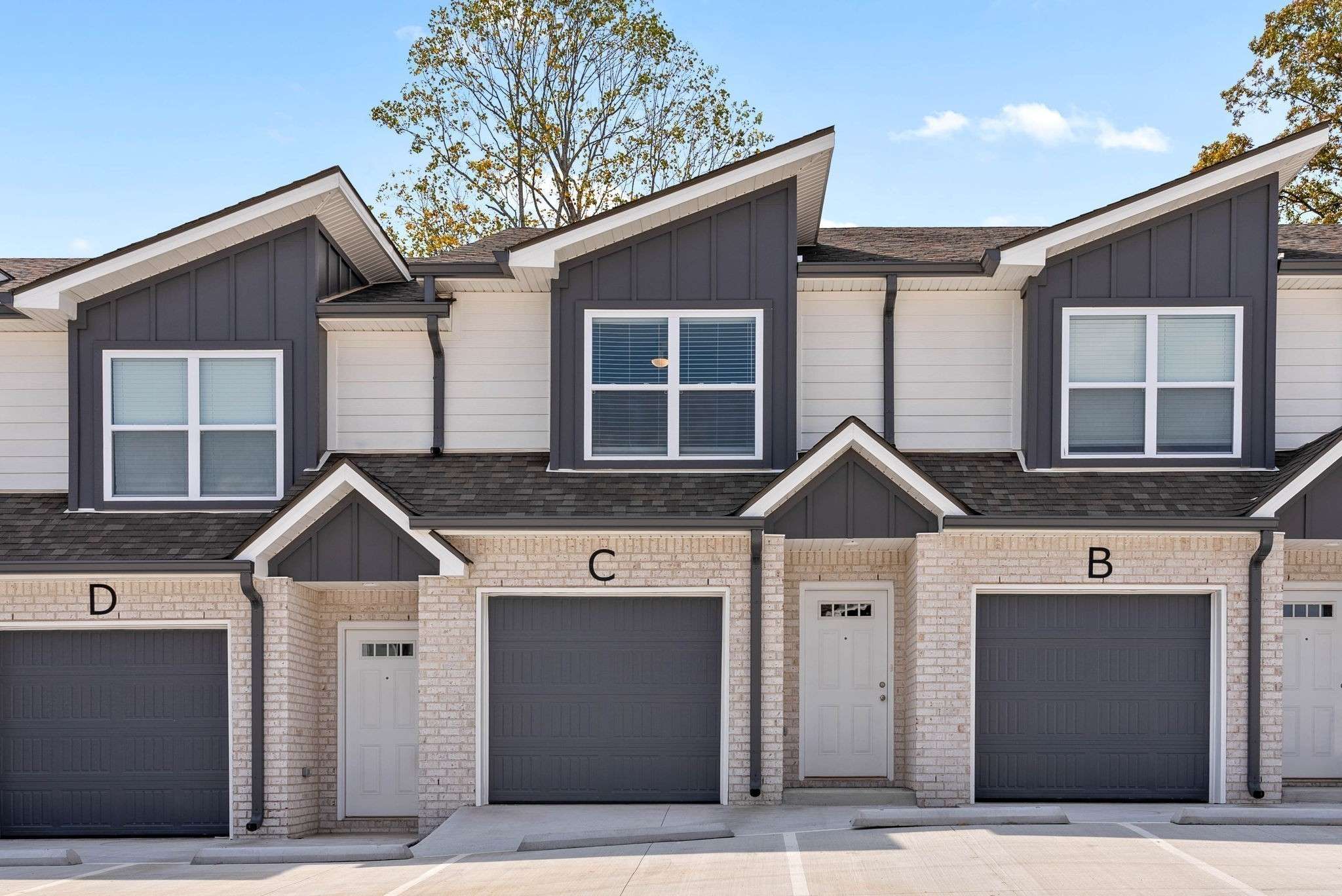 Clarksville, TN 37043,301 Longshadow Trl #F
