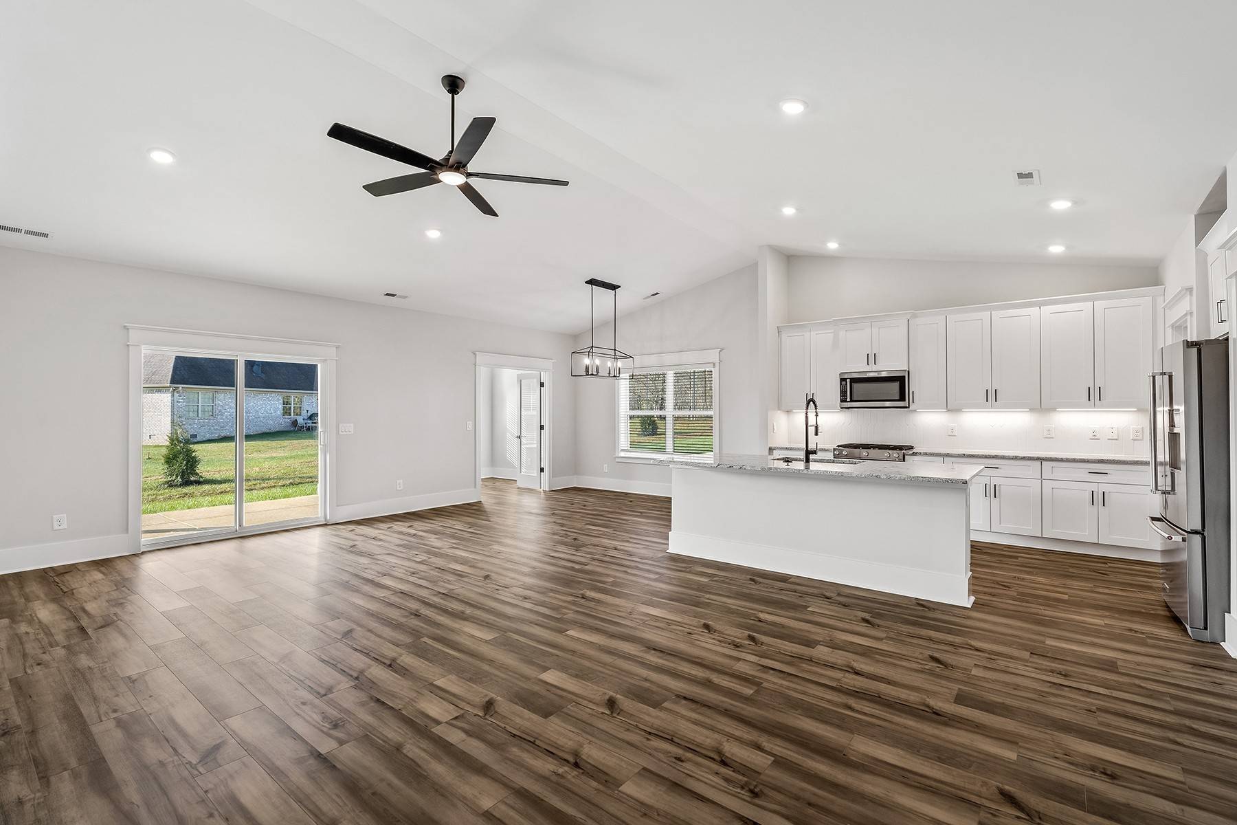 White House, TN 37188,813 Tanager Court