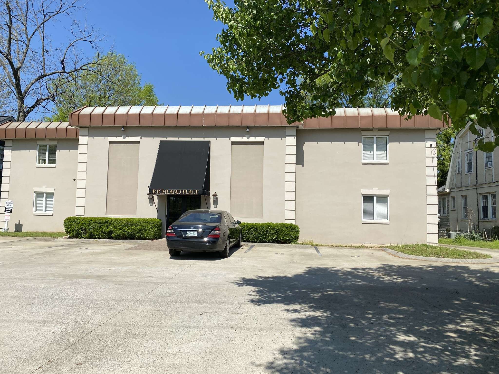 Nashville, TN 37205,3520 west end ave #10